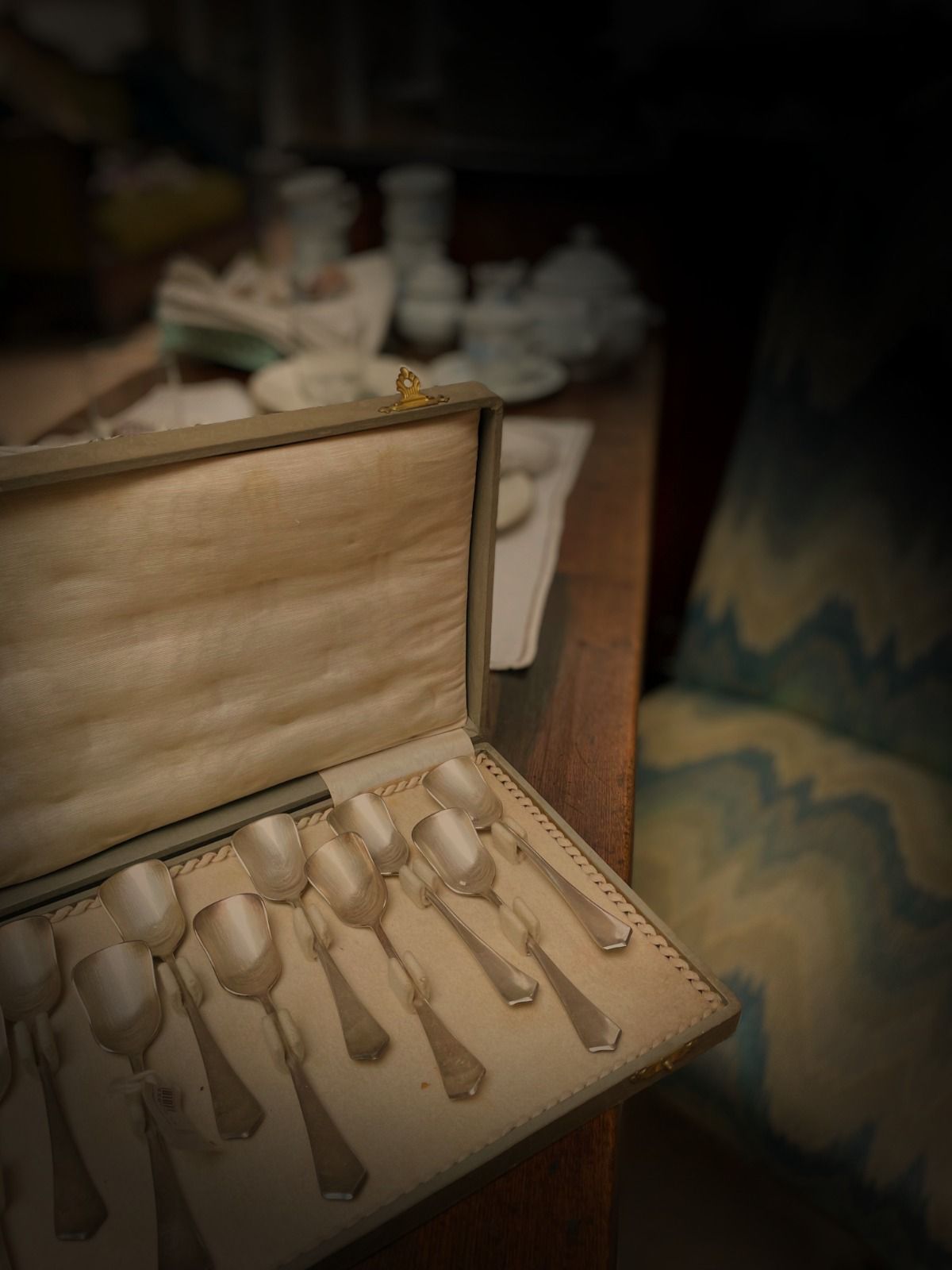 Interno del negozio di tutto usato Vintage