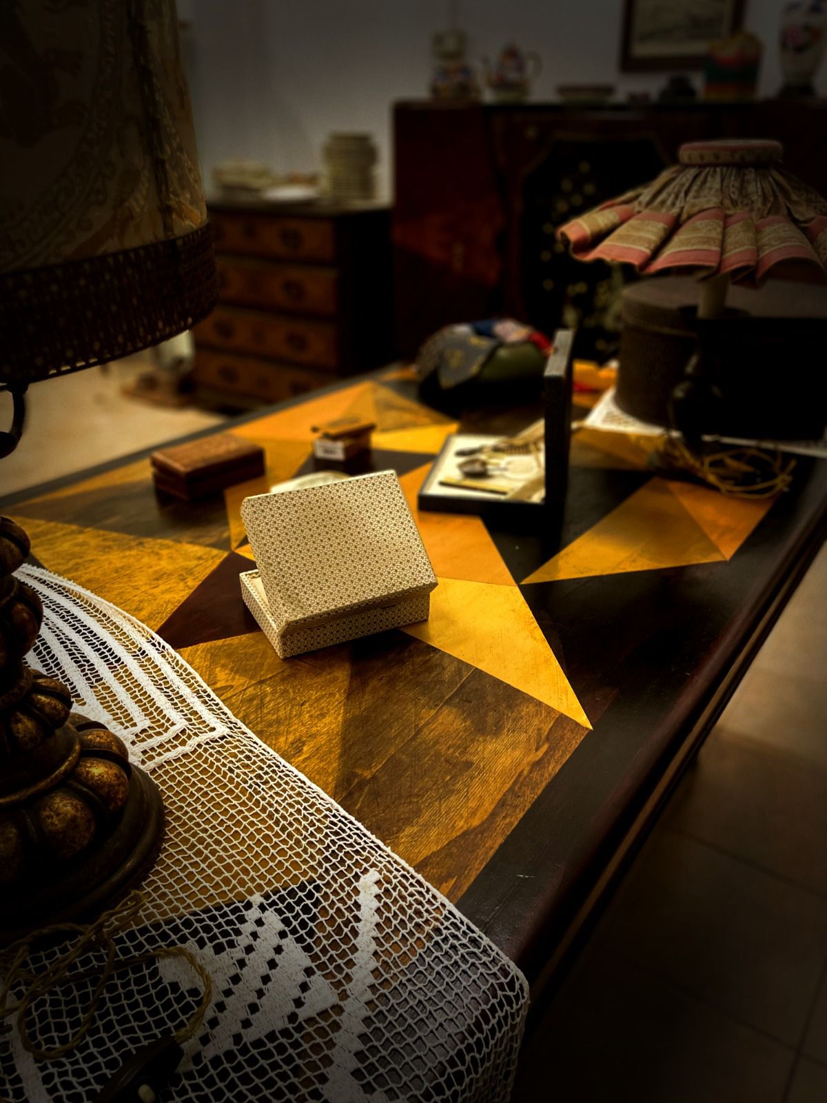Interno del negozio di tutto usato Vintage